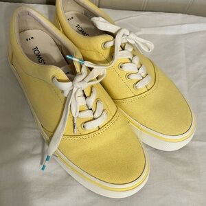 TOMS Alpargata Fenix Lace-Up Sneakers-Banana Yellow-NWOT Size 7.5